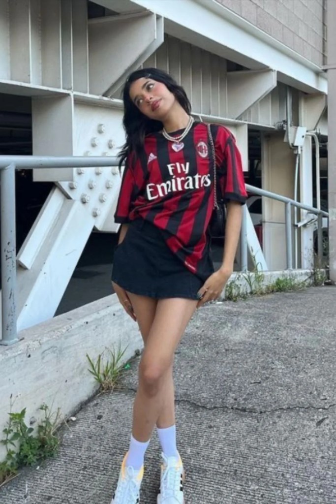 Football Jersey Outfits That Are Surprisingly Chic - Advice From Nobody